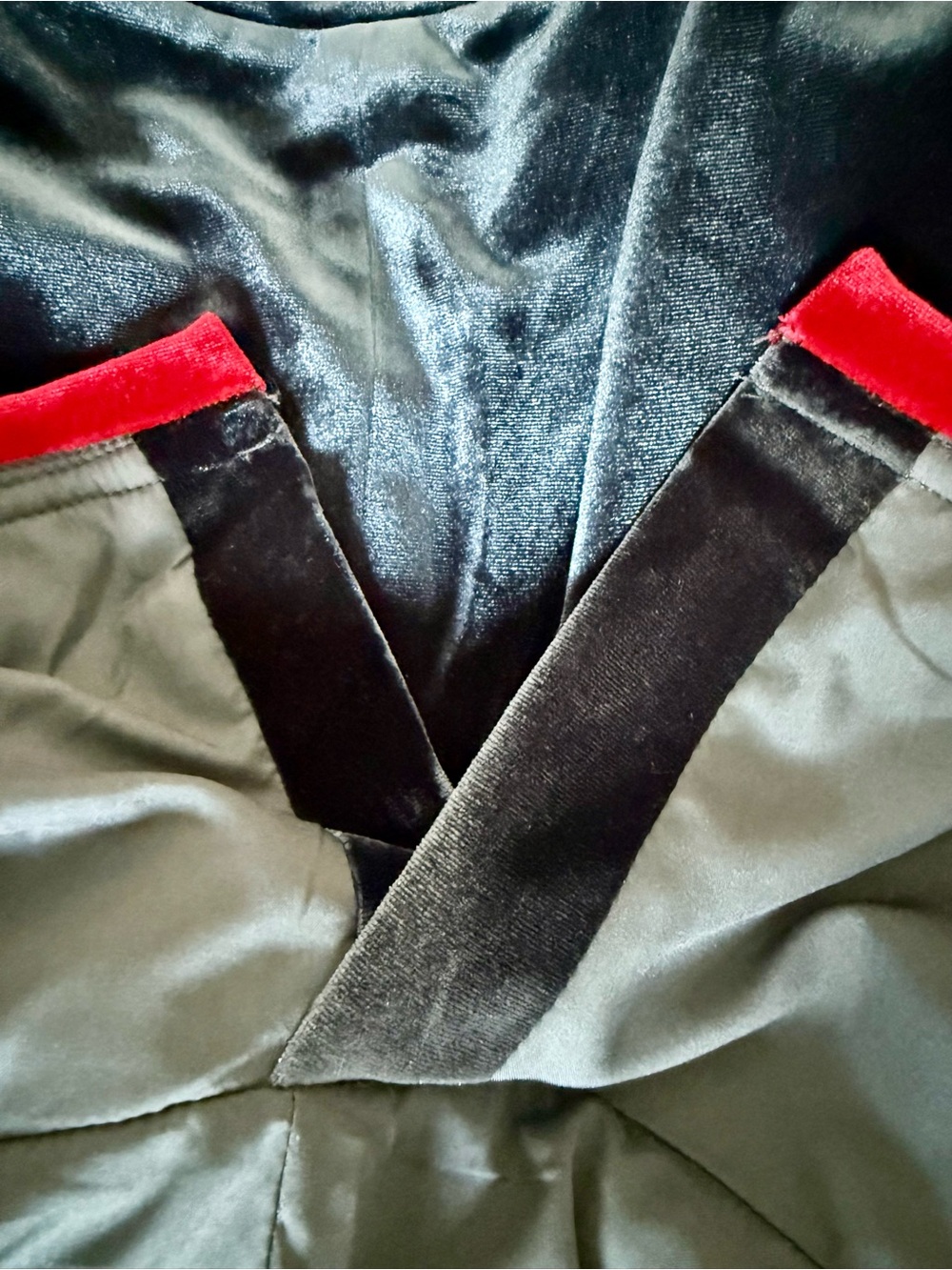 NWOT Women’s Hussar Military-Style Cropped Velvet Jacket in Navy with Red Trim - Picture 8 of 9